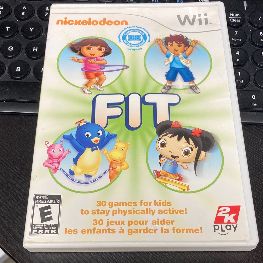 Nintendo Wii Nickelodeon Fit Game - Blue, Yellow, Pink